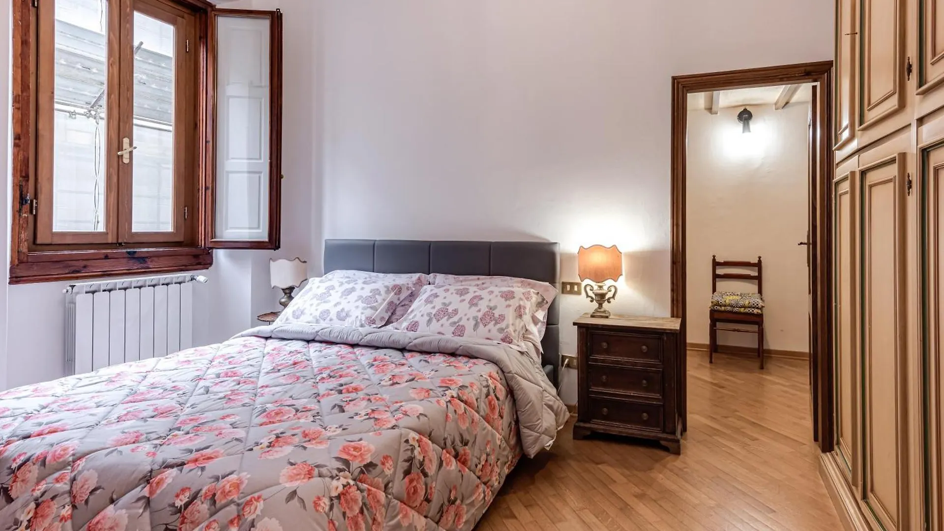 A Due Passi Dal Duomo Di Firenze Apartment 0*, Florence